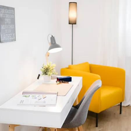 Stadtrand Oase Mit Balkon Lejlighed *