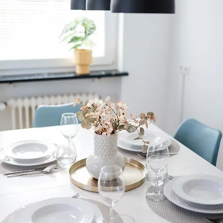 Apartment Stadtrand Oase Mit Balkon